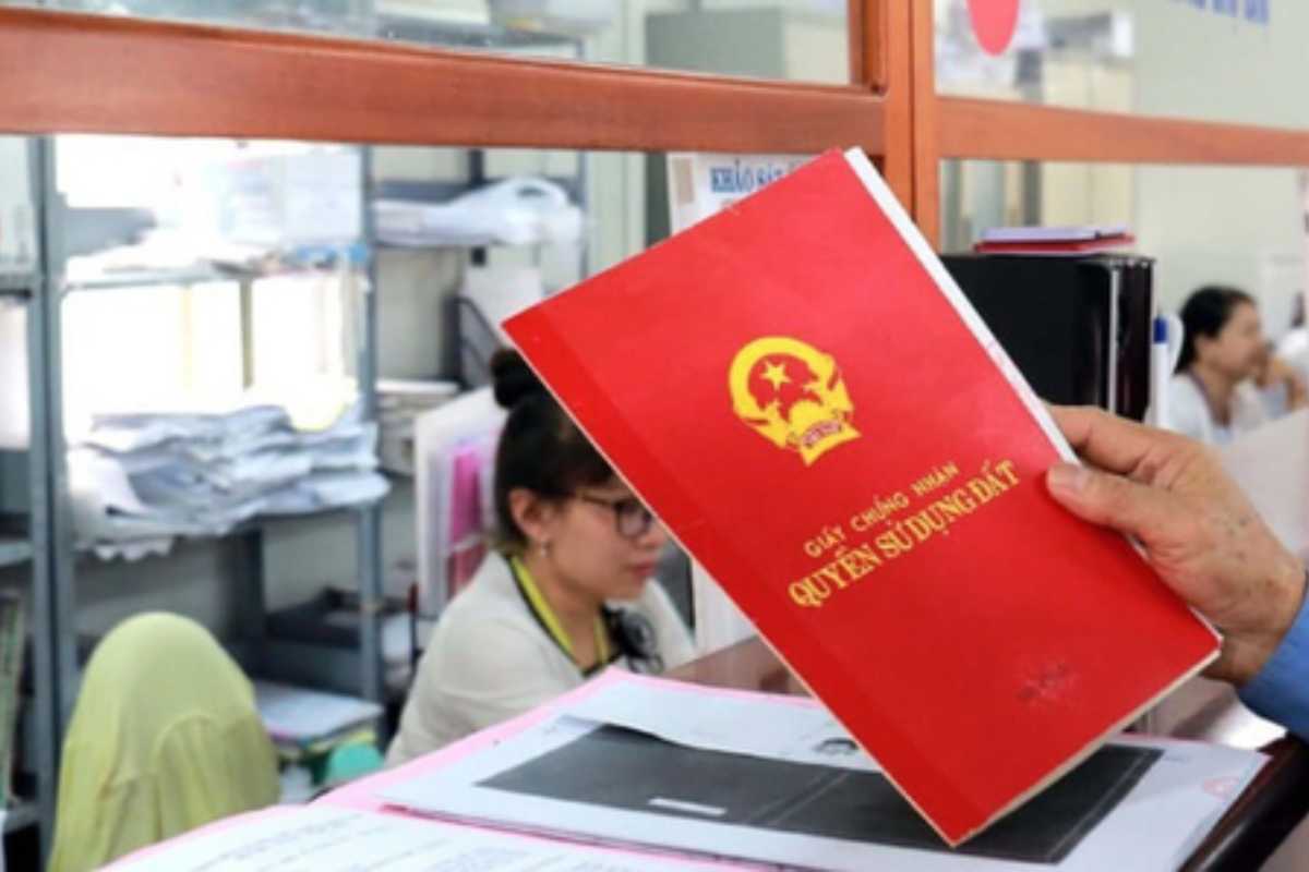 Điều kiện cấp sổ đỏ 2025: Ai đủ điều kiện và cần đáp ứng những gì?