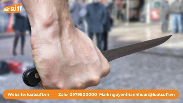 Hành vi sử dụng hung khí nguy hiểm có thể là dấu hiệu của tội cố ý gây thương tích