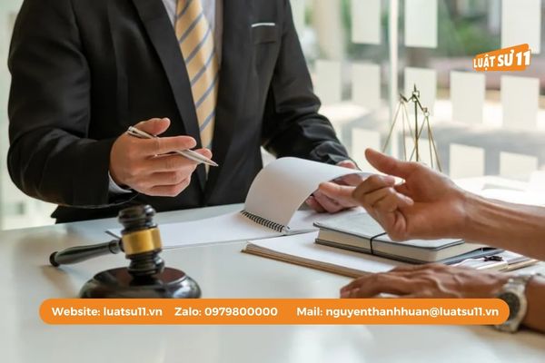 Chi phí mời luật sư phụ thuộc vào độ phức tạp của vụ án và giai đoạn tố tụng