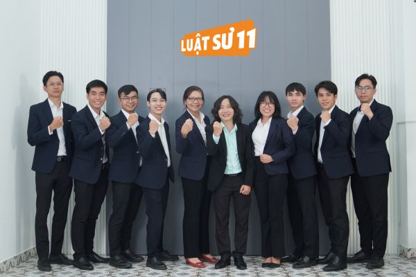 Đội ngũ Luật sư 11 nghiên cứu hồ sơ trước buổi làm việc với thân chủ đang bị tạm giam trong vụ án hình sự
